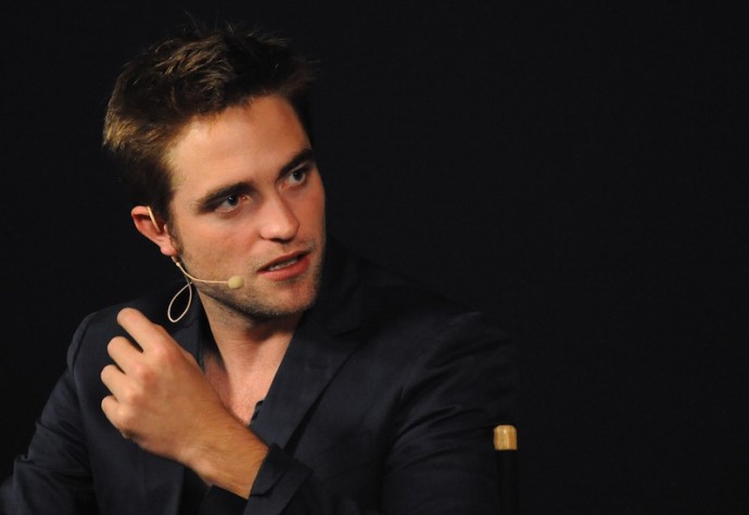 fullres 11 690x474 Robert Pattinson Wants To Strangle Person Who Invented R Patz