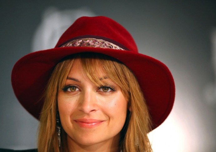 fullres 81 690x487 Nicole Richie, Manure & Prada Purses: A Decade Long Controversy Concludes
